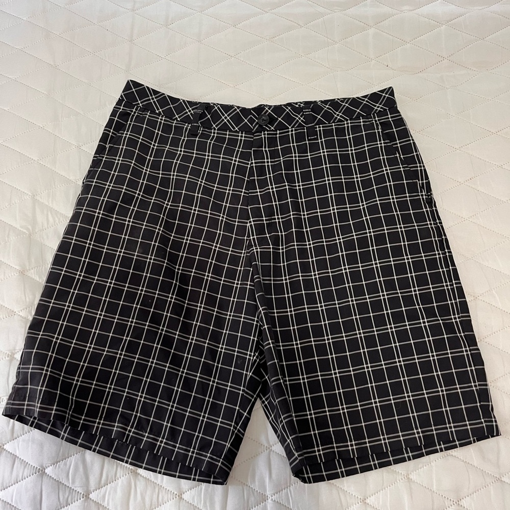 Men’s Ashworth golf shorts size 36W